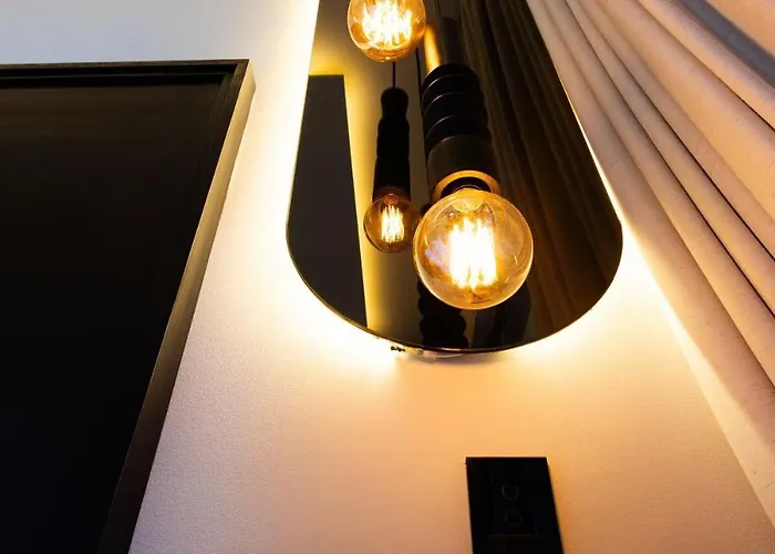 Art House - Filtered Water & 2 Free Clubs Zone Apartment