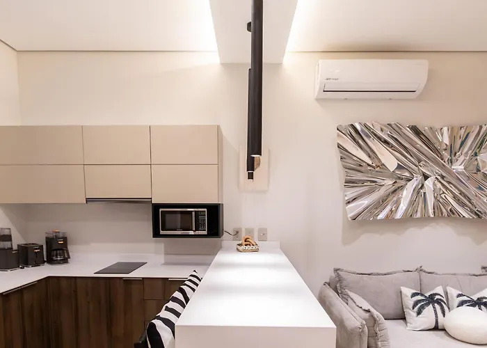 Art House - Filtered Water & 2 Free Clubs Zone Apartment *