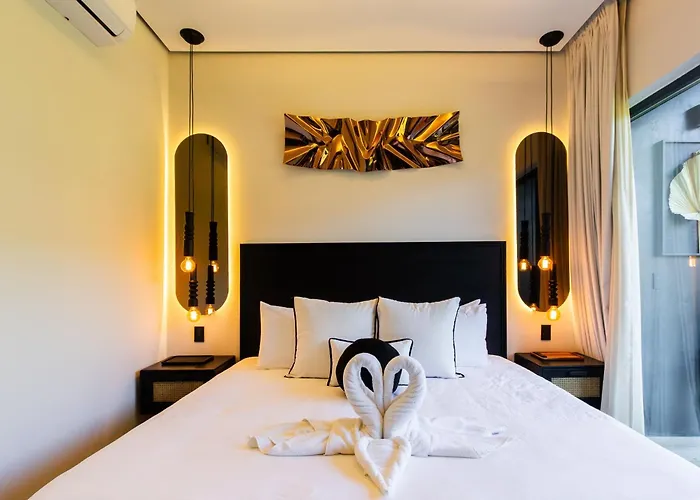 Art House - Filtered Water & 2 Free Clubs Zone Apartment *