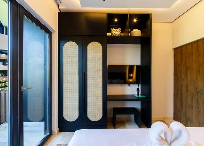 Art House - Filtered Water & 2 Free Clubs Zone * Tulum