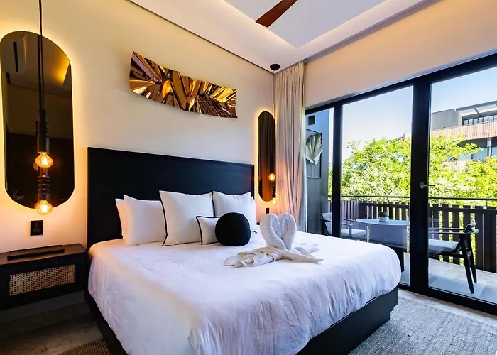 Art House - Filtered Water & 2 Free Clubs Zone * Tulum