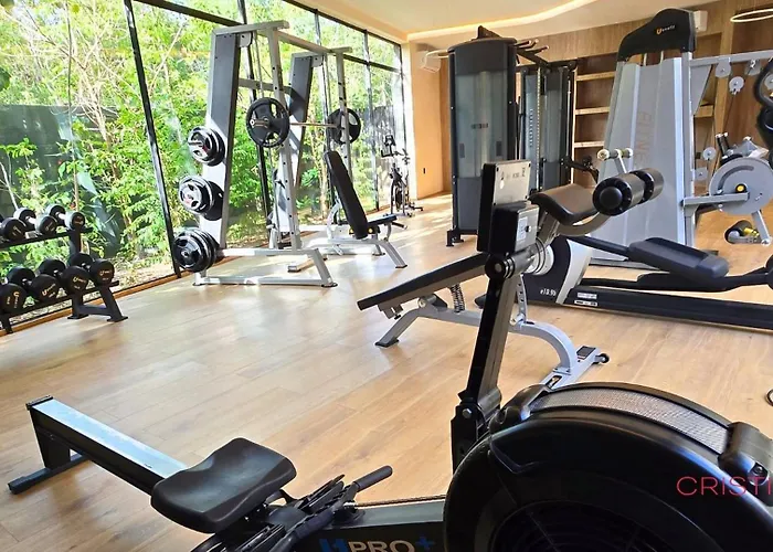 Art House - Filtered Water & 2 Free Clubs Zone Apartment