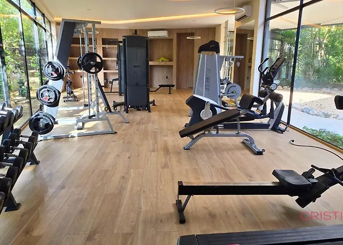 Art House - Filtered Water & 2 Free Clubs Zone Apartment