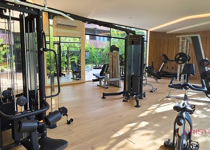 Apartment Art House - Filtered Water & 2 Free Clubs Zone