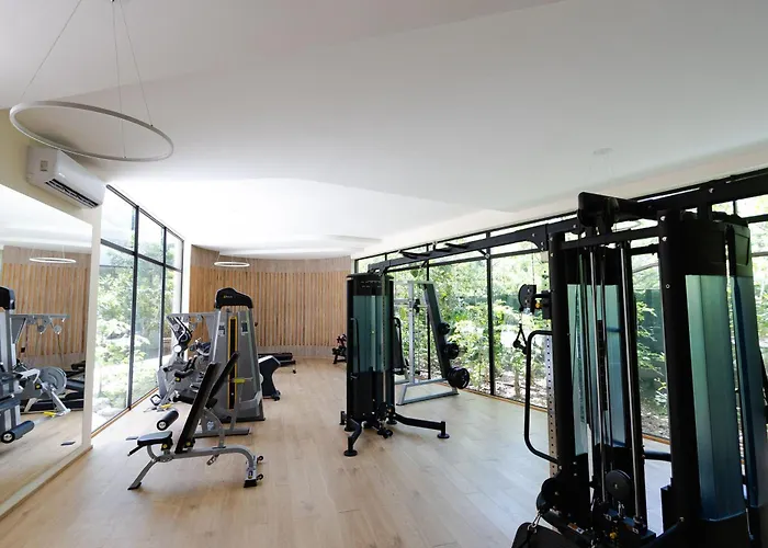 Art House - Filtered Water & 2 Free Clubs Zone Apartment *